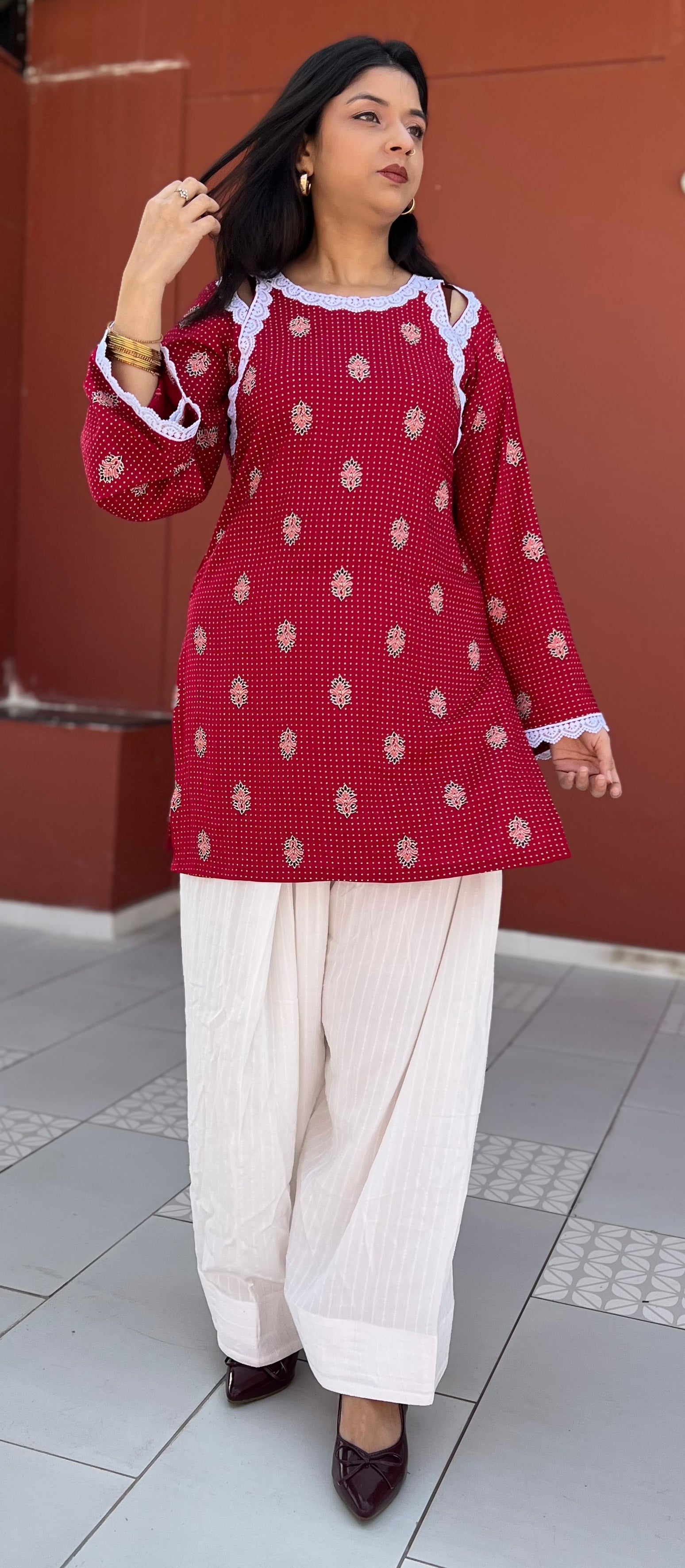 Vibrant Red Printed Tunic Kurti with Lace Trim & Farshi Shalwar Ensemble