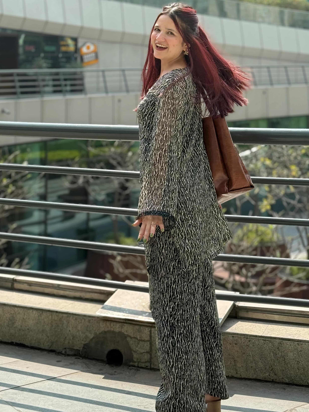 Elegant Printed Chiffon Suit Set – Lightweight Kurta & Lined Bottom