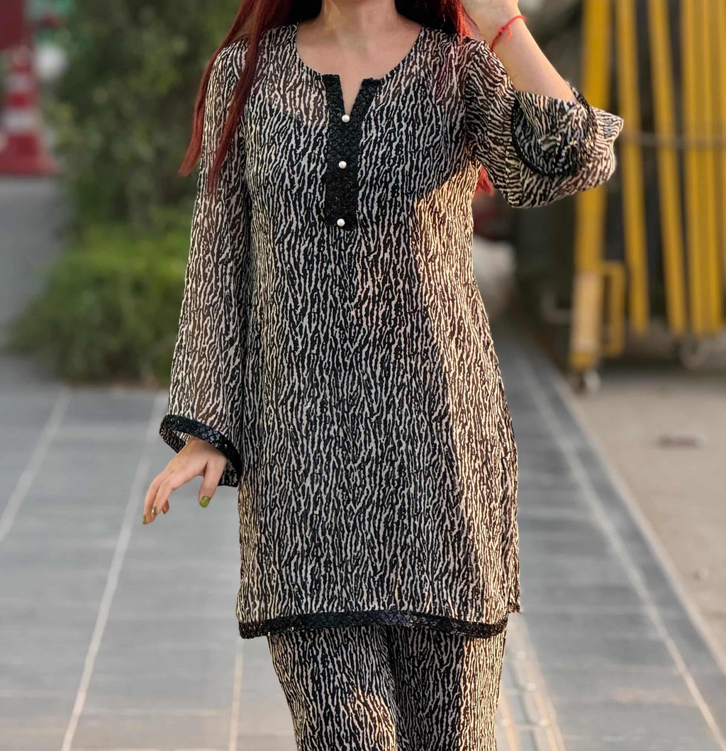 Elegant Printed Chiffon Suit Set – Lightweight Kurta & Lined Bottom