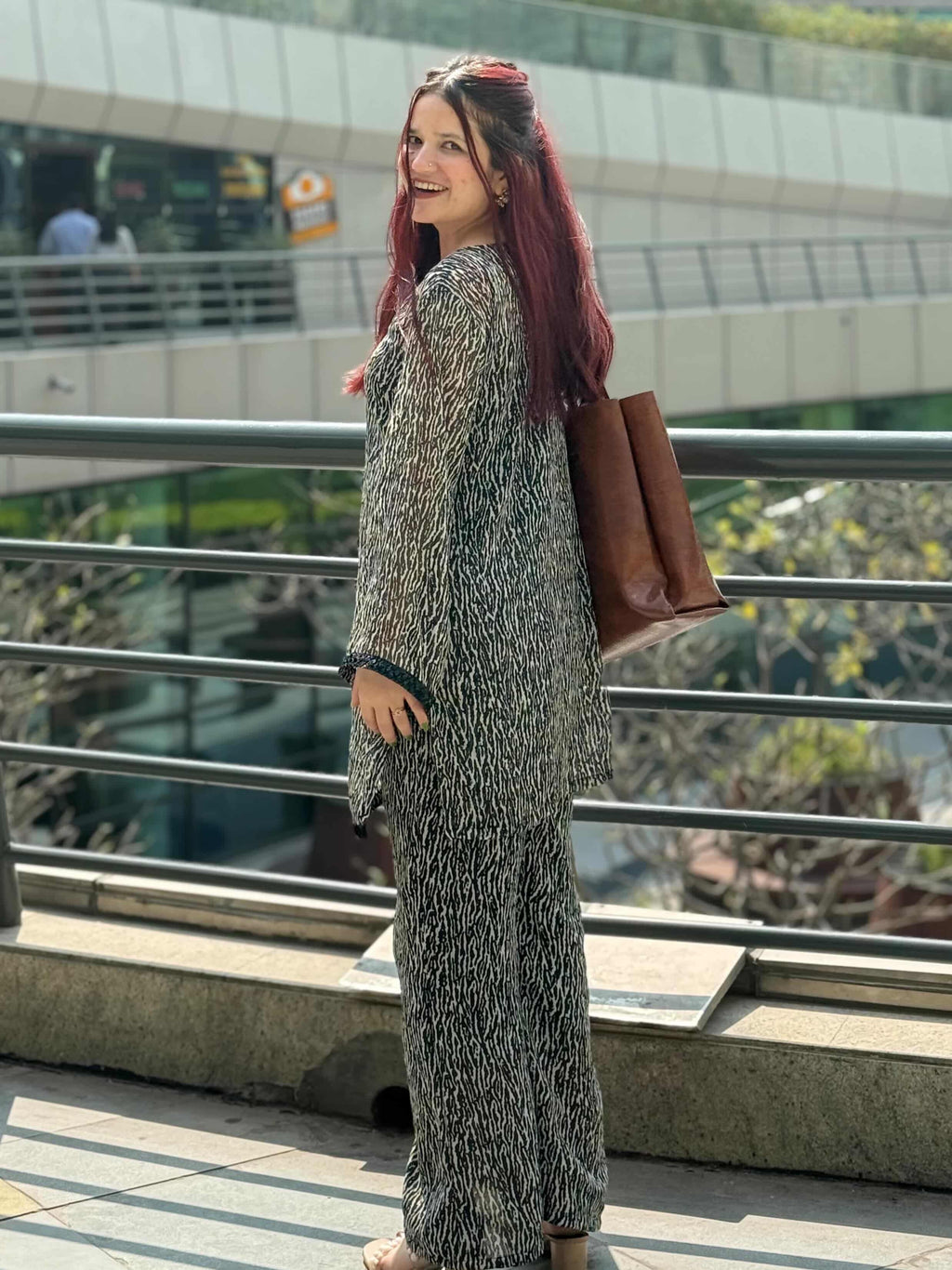 Elegant Printed Chiffon Suit Set – Lightweight Kurta & Lined Bottom