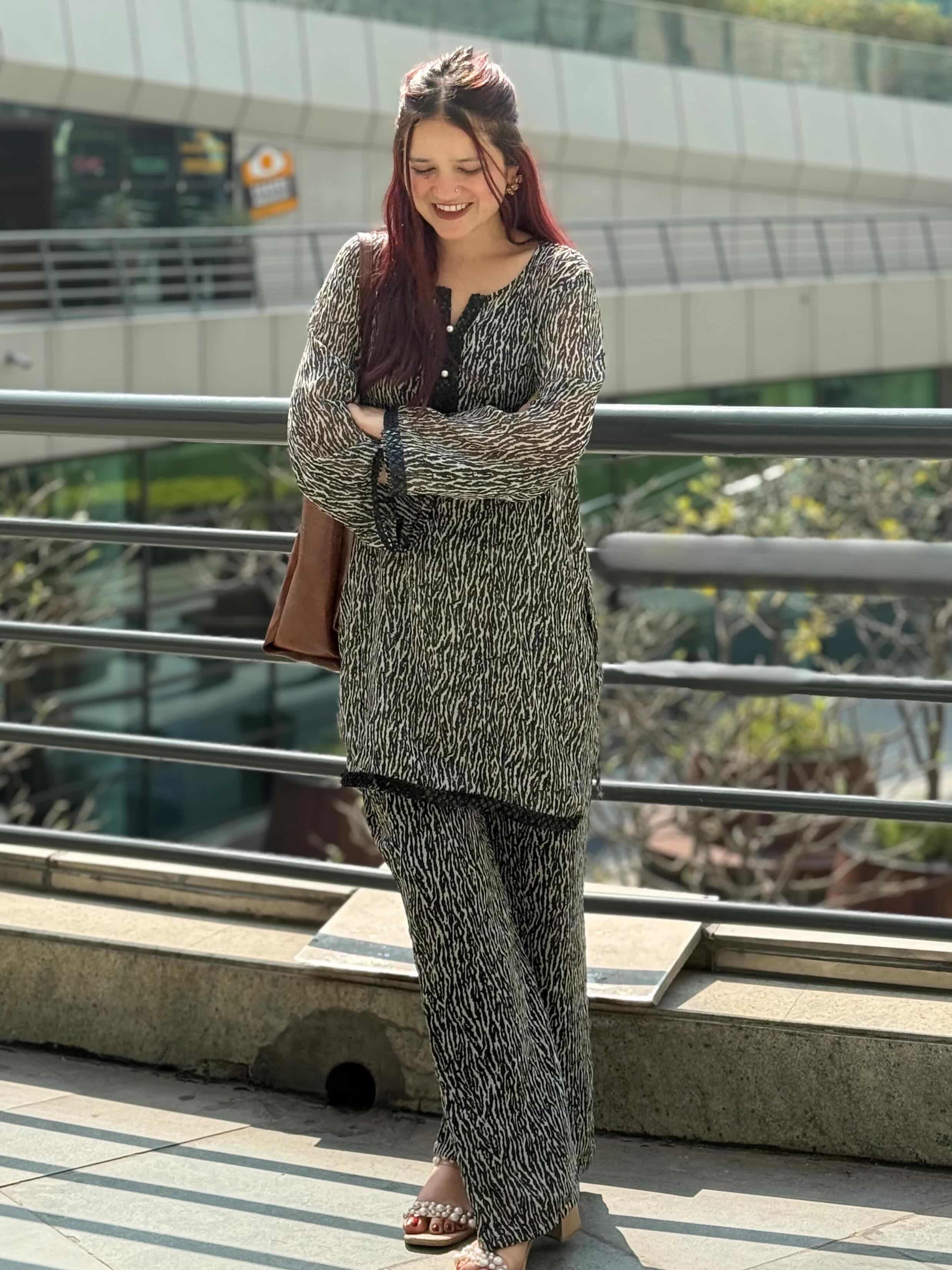 Elegant Printed Chiffon Suit Set – Lightweight Kurta & Lined Bottom